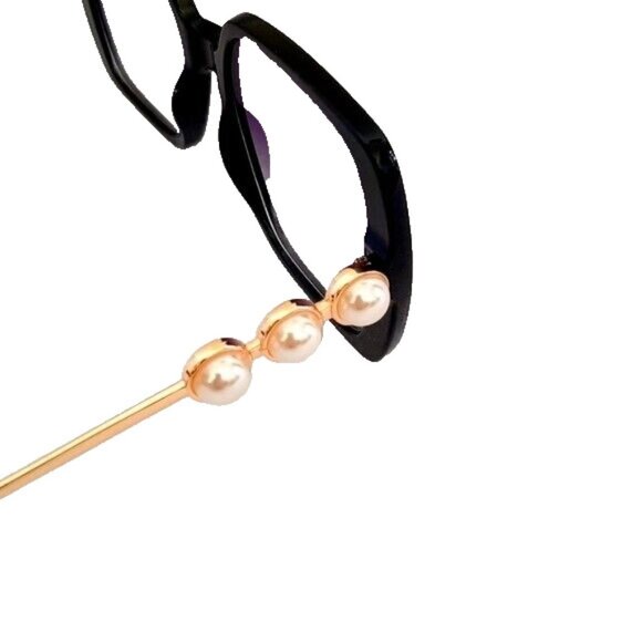 SHEIN SUNGLASSES WITH CASE - Picture 5 of 6